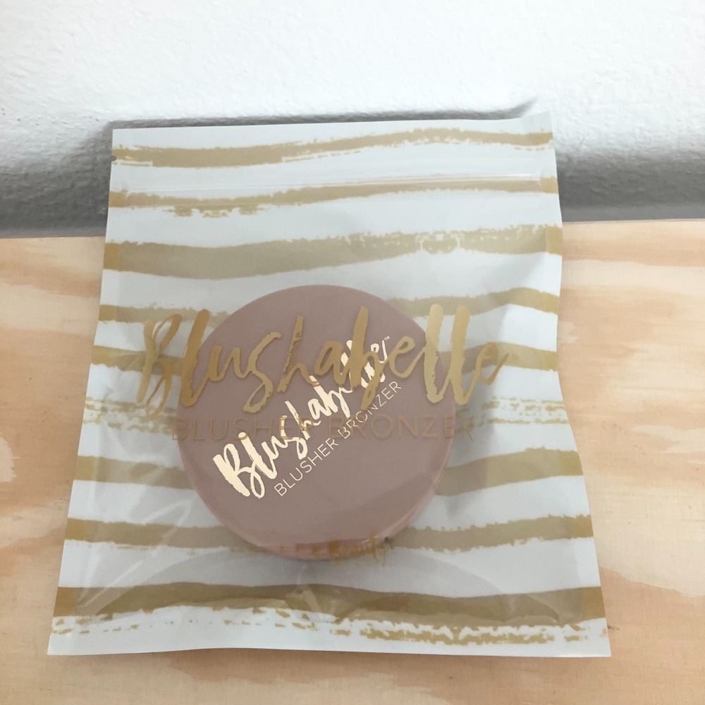 Belle Beauty Blushabelle Blush Bronzer Kim Gravel ISLAND GLOW 0.32‎ oz New